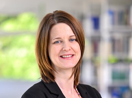 FH-Prof.in Mag. (FH) Dr.in Birgit Aigner-Walder - Fakultät Wirtschaft & Management an der CU Hochschule Kärnten FH-Prof.in Mag. (FH) Dr.in Birgit Aigner-Walder - Fakultät Wirtschaft & Management an der CU Hochschule Kärnten