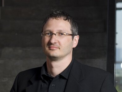 Dipl.-Ing. Jürgen Thierry, Programmleitung Multimediatechnik an der CU Hochschule Kärnten in Österreich Dipl.-Ing. Jürgen Thierry, Programmleitung Multimediatechnik an der CU Hochschule Kärnten in Österreich