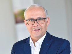 FH-Prof. Dipl.-BW (FH) Stefan Nungesser, Professur für Hotelmanagement Dual