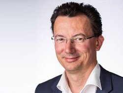 Dipl.-Ing. Simon Grasser MBA, Studiengangsleiter Netzwerktechnik Bachelorstudium