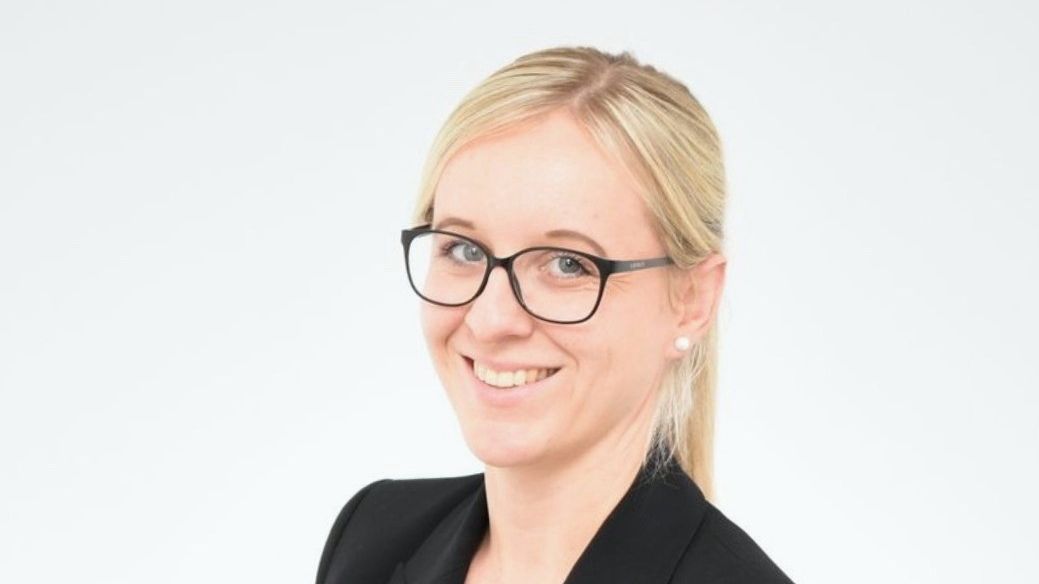 Mag.a Laura Stratznig, MA - Absolventin der CU Hochschule Kärnten in Österreich Mag.a Laura Stratznig, MA - Absolventin der CU Hochschule Kärnten in Österreich